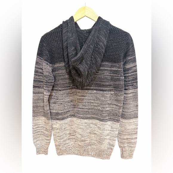 Retrofit Black and Gray Knit Sweater - Picture 2 of 4